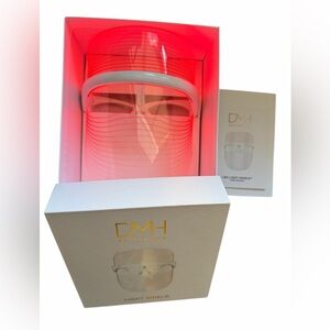 DMH Aesthetics LED Light Shield with Gold Accents